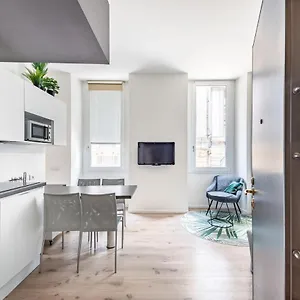 Apartment Amazing Flat In Duomo By Easylife, Milan
